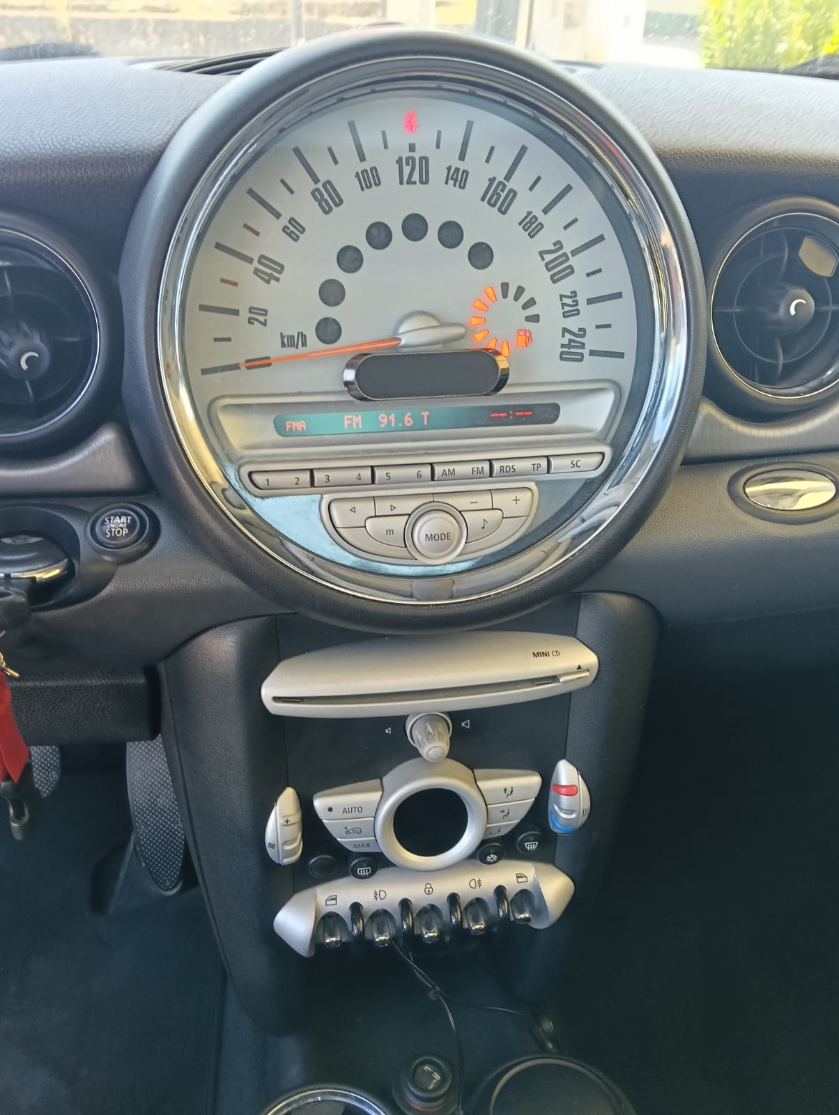 MINI 1.6 COOPER D